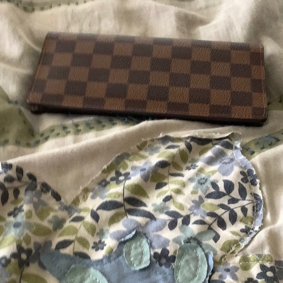 Louis Vuitton wallet - Picture 1 of 4